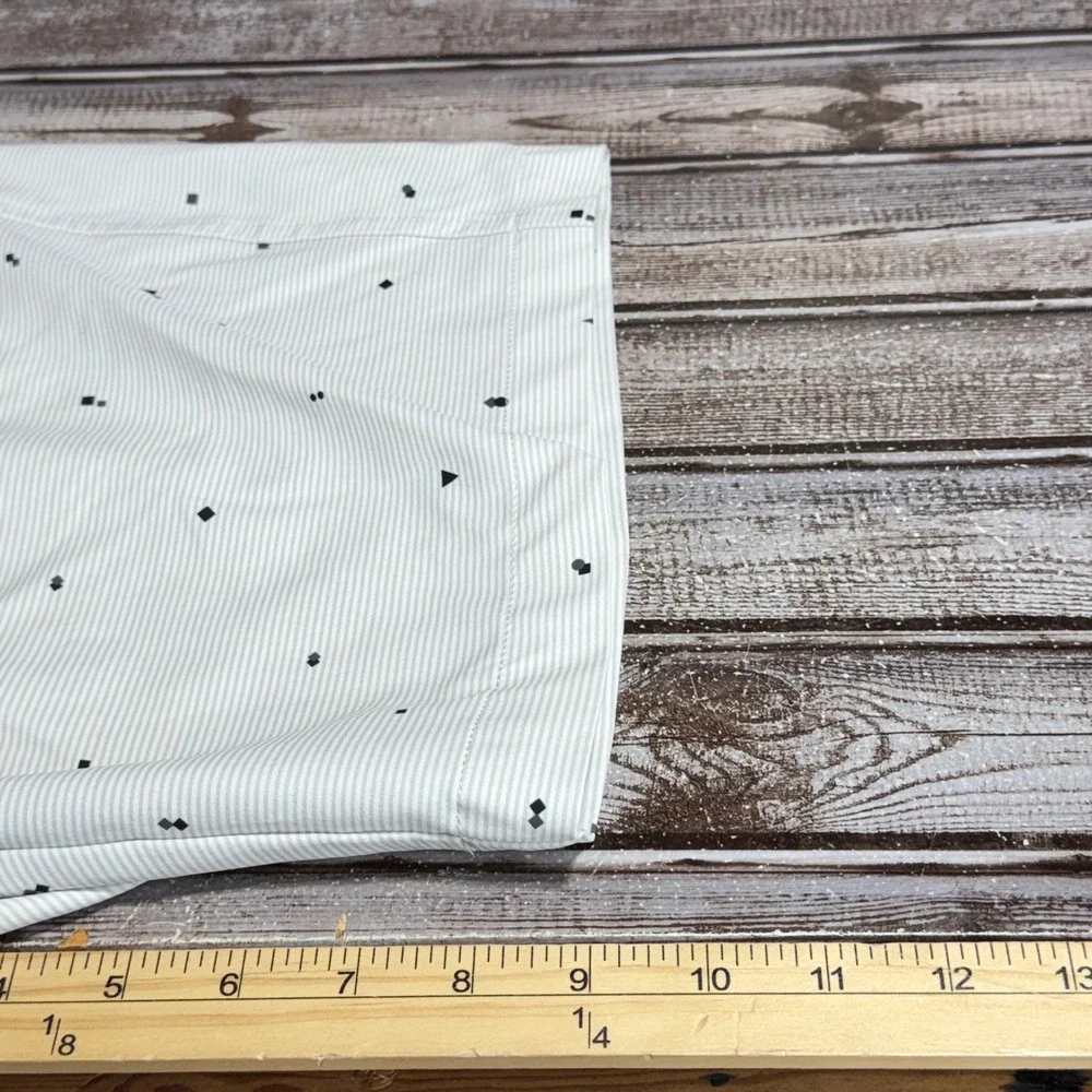 Under Armour Golf Shorts Mens 34 Actual White‎ Striped Geometric Pattern